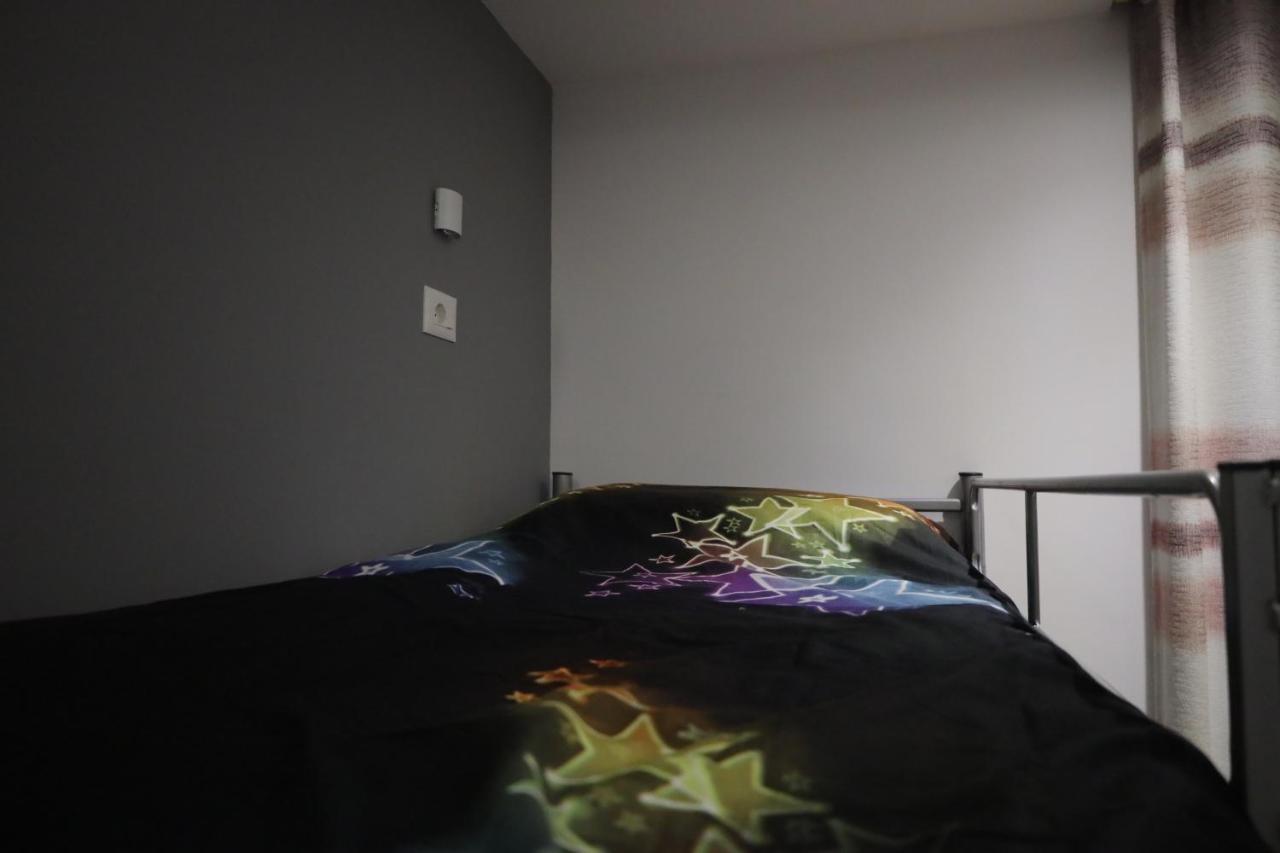 Sonche Hostel Tiranë Eksteriør bilde