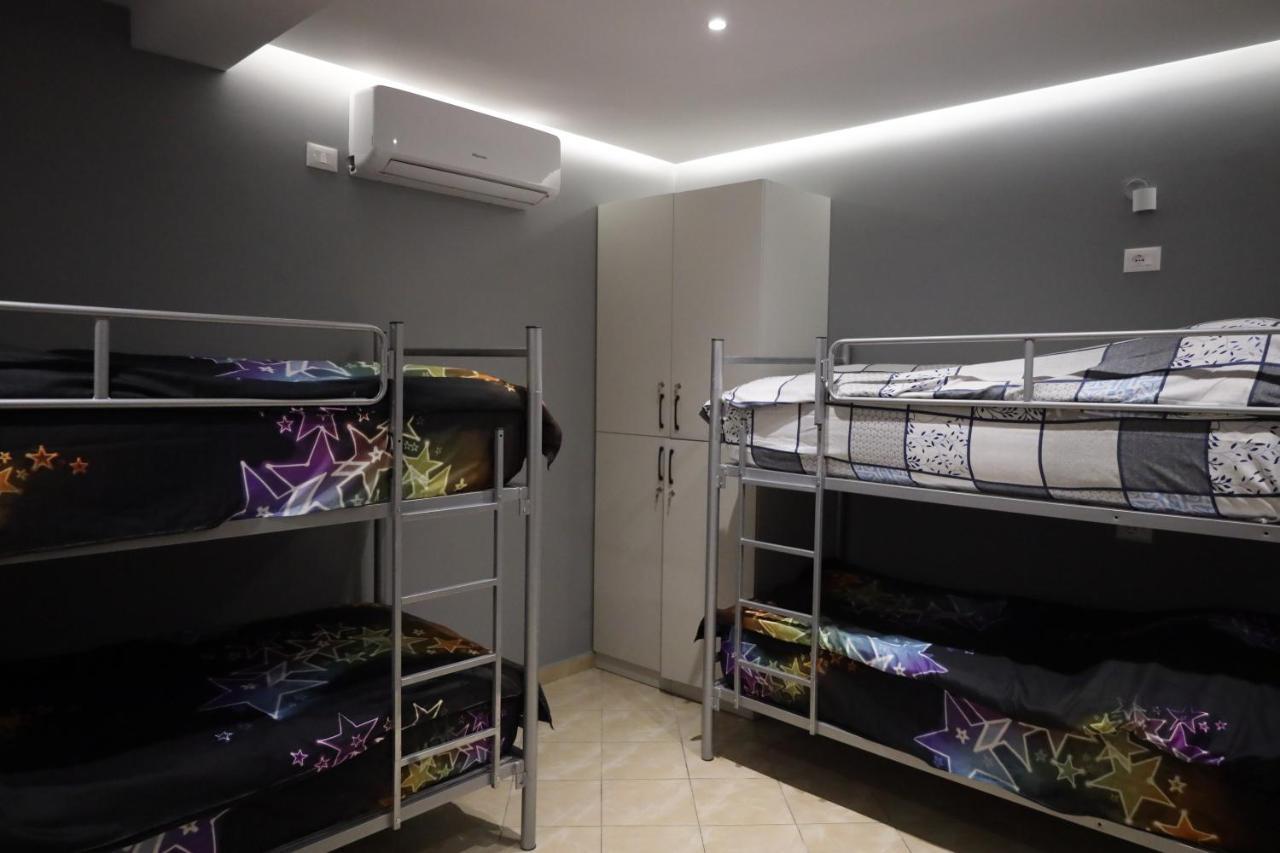 Sonche Hostel Tiranë Eksteriør bilde
