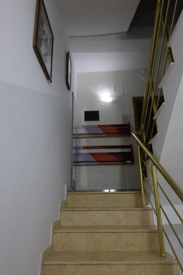 Sonche Hostel Tiranë Eksteriør bilde