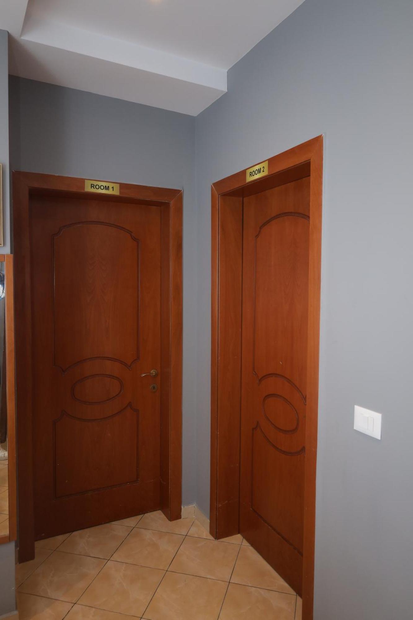 Sonche Hostel Tiranë Eksteriør bilde